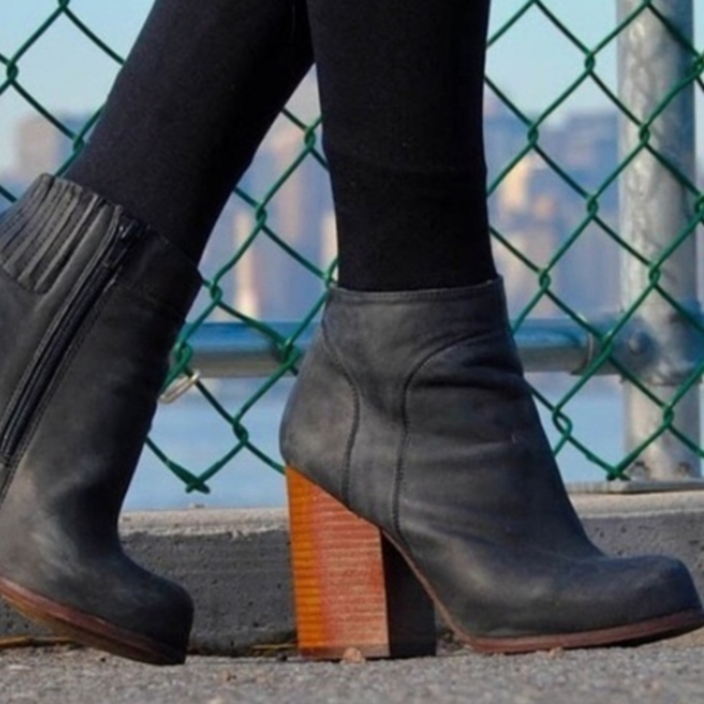 8.5 JEFFERY CAMPBELL LUDIE LEATHER HANGER BOOTS